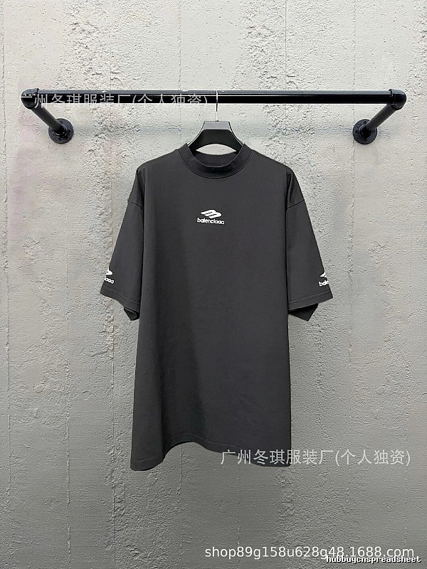 Balenciaga minimalist style black T-shirt