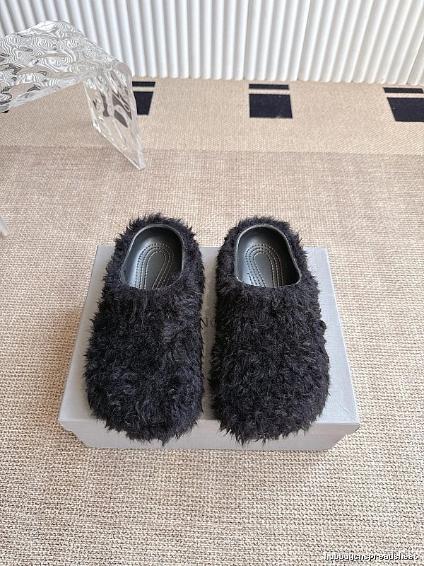 Black Fuzzy Slip-on House Slipper Fuzzy Slippers for Daily Rotation