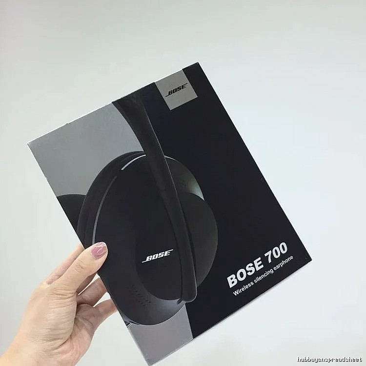 Bose 700 Wireless Headphones in Black