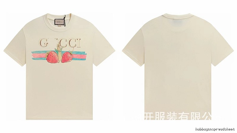 Gucci Vintage Off-white T-shirt with Strawberry Rabbit Print