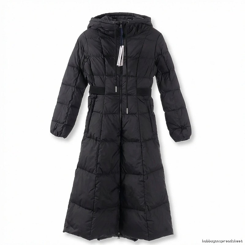 Long black down jacket of Moncler