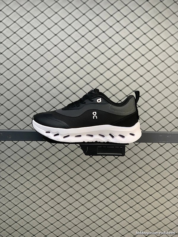 On Black Cloud Runners Defined by Streamlined Toe