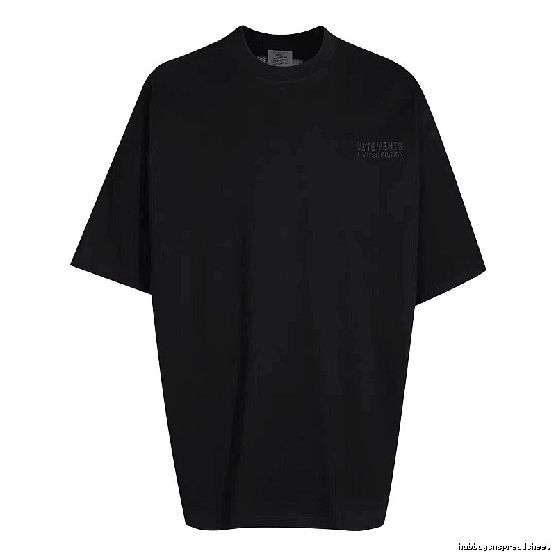 Relaxed Statement graphic T-shirt Black Colorful Lucky with Versatile Design