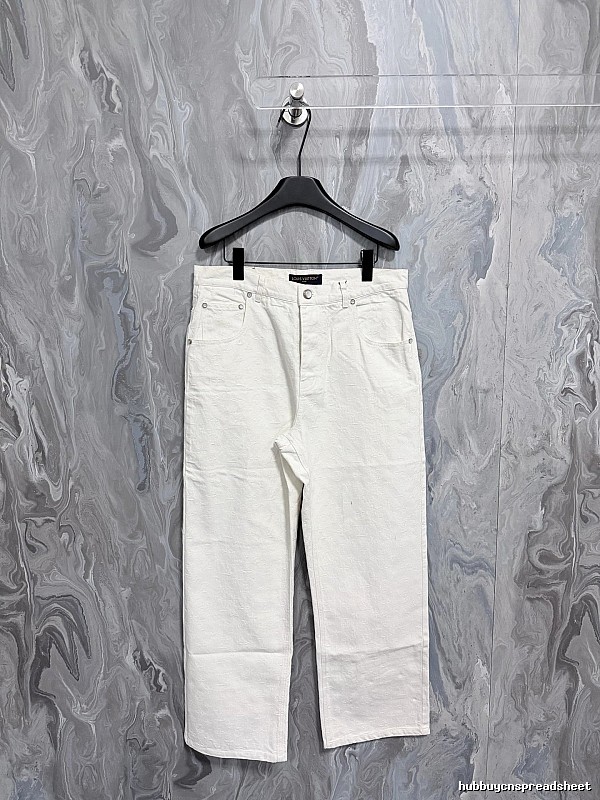 Straight Jeans with clean five-pocket look and relaxed leg - Travel