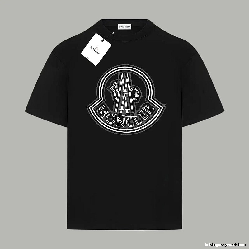 The classic black T-shirt of Moncler.